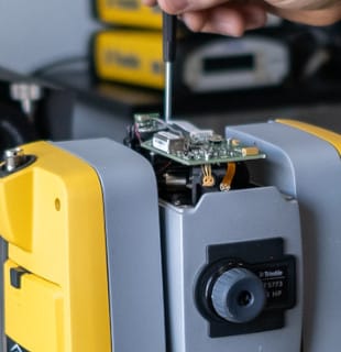 repairing a total station